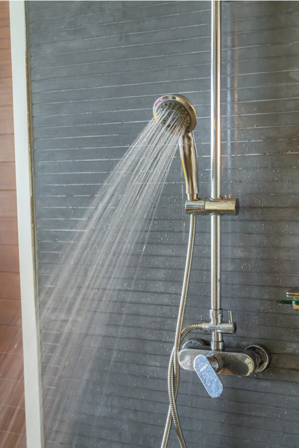  Utiliser une douche préfabriquée 