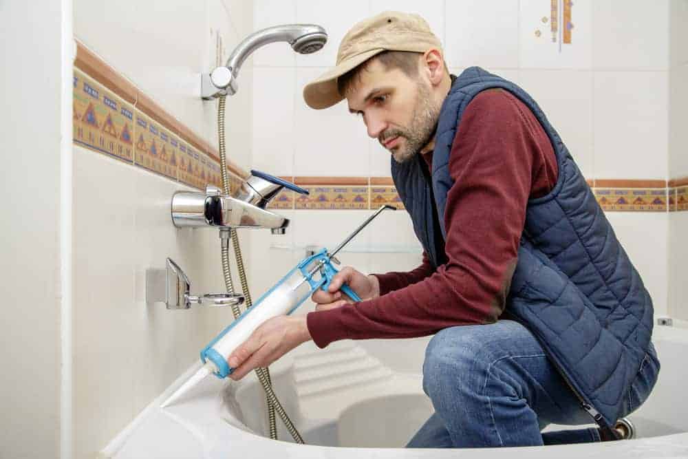 9 Easy Steps to Caulk a Bathtub