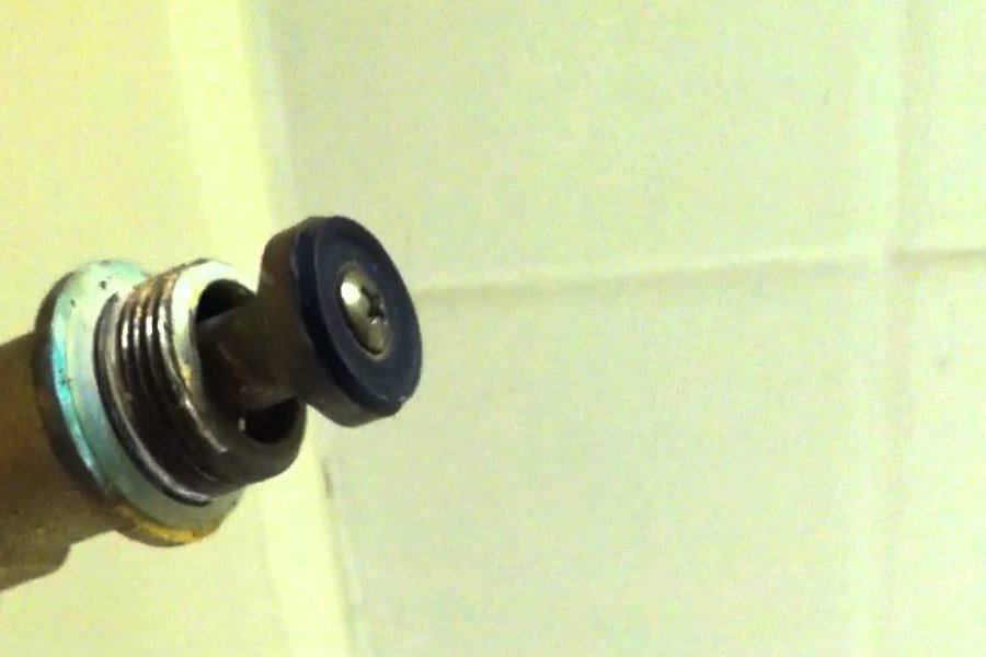 Fix A Leaking Bathtub Faucet
