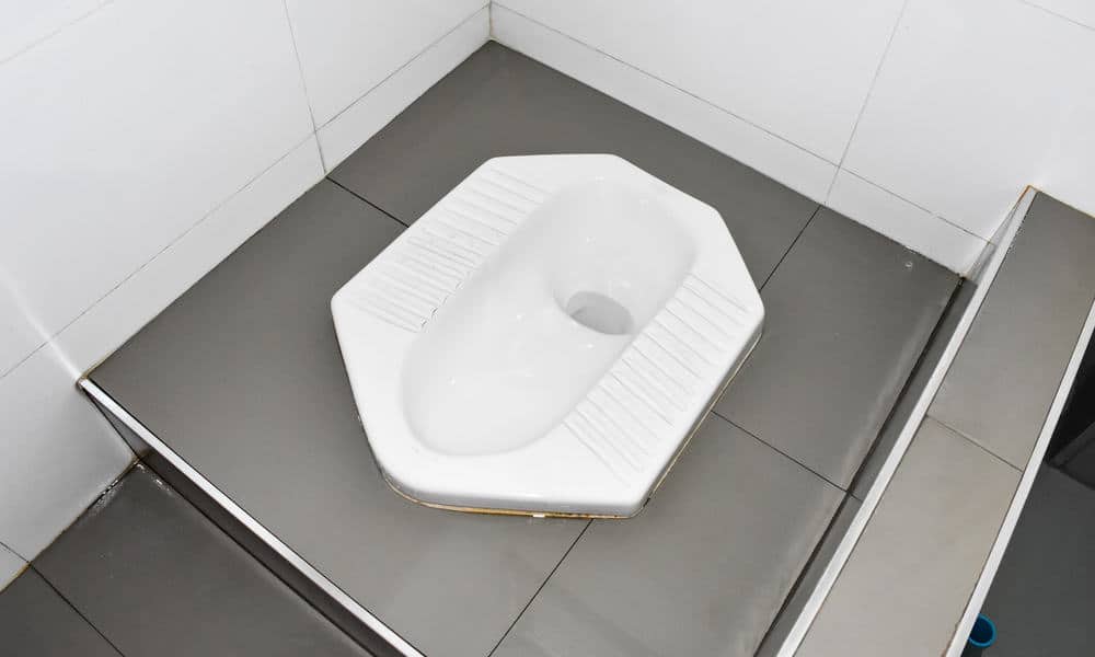 4 Steps to Use a Squat Toilet like Pro