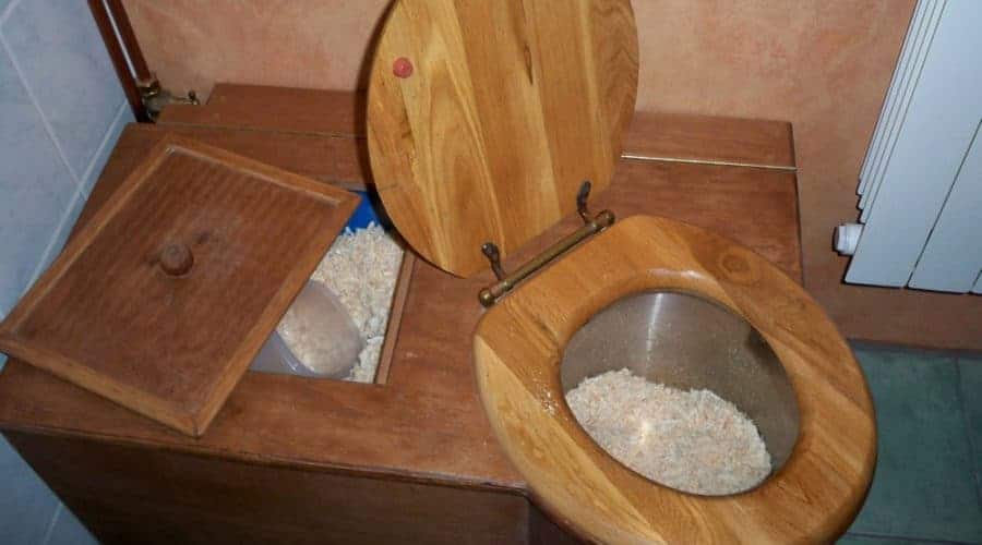 7 Easy Steps to Build a Composting Toilet