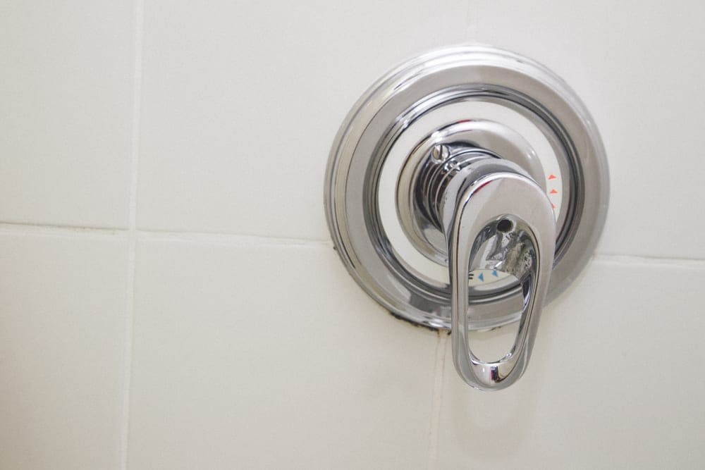 How To Replace Shower Valve Step By, How To Fix A Leaky Bathtub Faucet Without Turning Off The Water