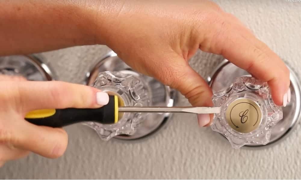 5 Steps To Replace Two Handle Shower Valve, How To Remove A Broken Bathtub Faucet Stem
