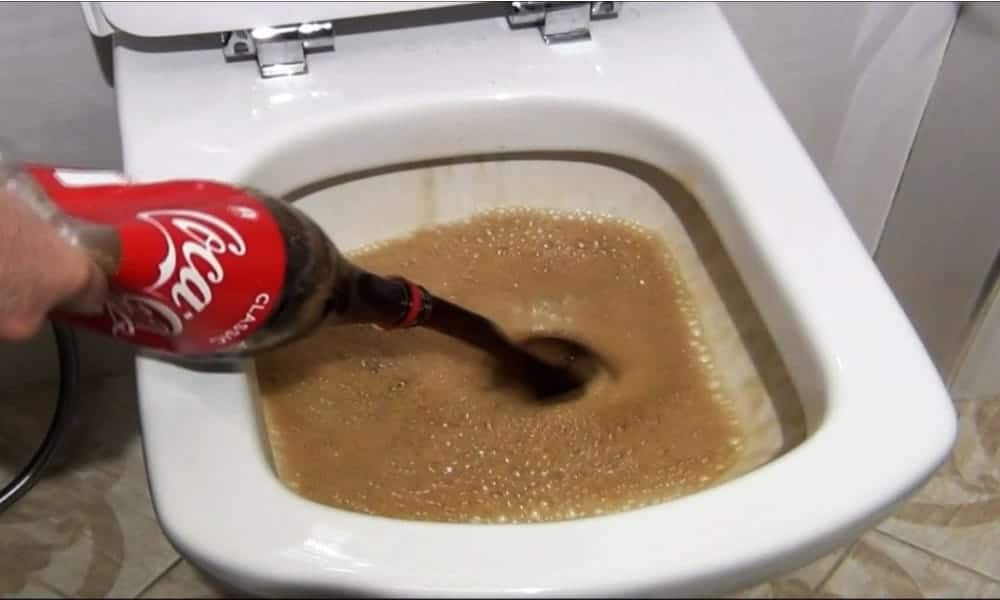 Toilet Cleaning with Cola