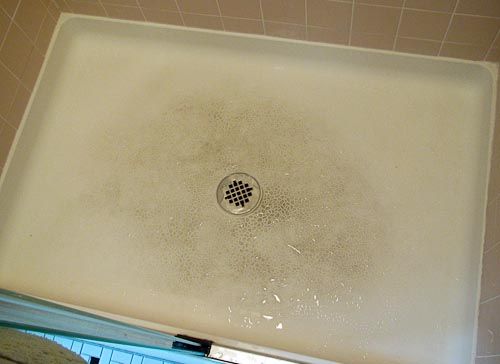 11 Tips To Clean Fiberglass Shower, How To Remove Rust Stains From Fiberglass Bathtub