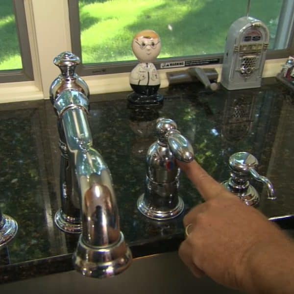 How to Fix a Leaky Kitchen Faucet? (Step-by-Step Tutorial)