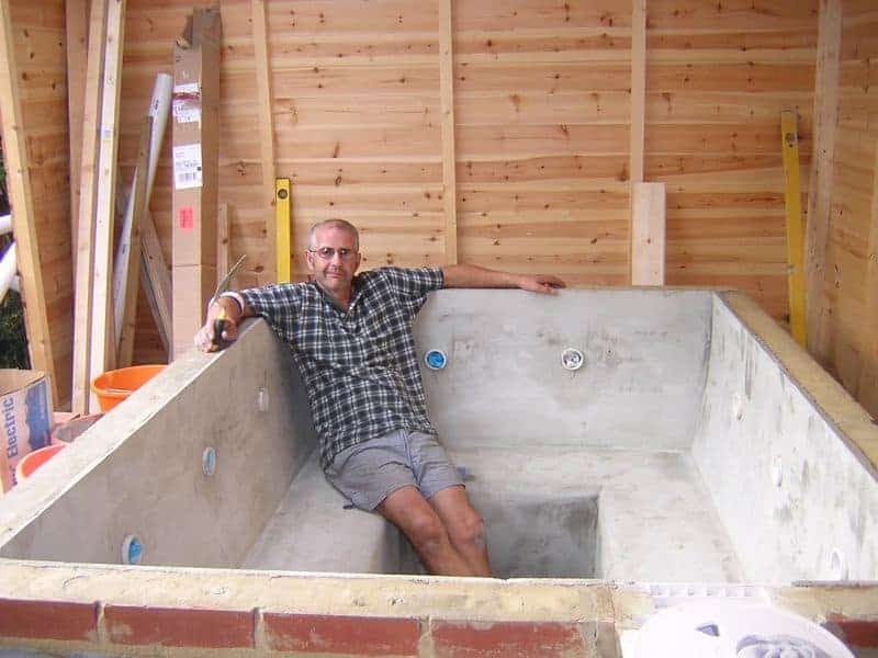jacuzzi bathtub soaking badewanne hottub inground ingenious morningchores mycoffeepot wirlpool beton hinterhof rachelfung