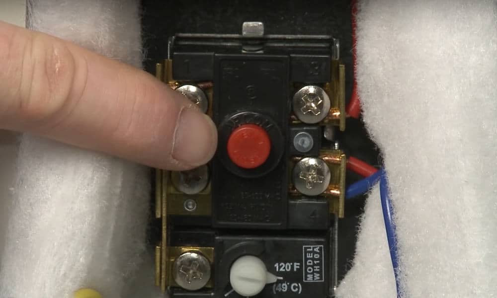 How to Troubleshoot a Defective Thermostat on An Electric Water Heater