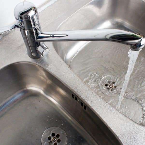 Kitchen Faucet Flow Rate: Standard & Maximum