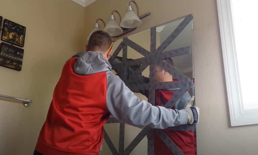 6 Easy Steps To Remove A Bathroom Mirror - How To Remove Old Large Bathroom Mirror