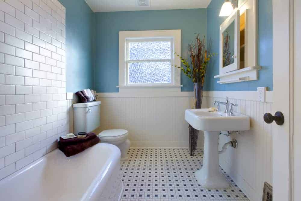 Featured image of post Small Bathroom Half Tiled - .master bath remodel and bathroom ideas include small bathroom remodel ideas on a budget, before and after, shower, industrial, with tub, layout, half browse modern bathroom ideas images to bathroom remodel, bathroom tile ideas, bathroom vanity, bathroom inspiration for your bathrooms.