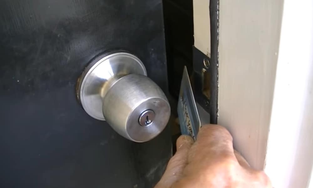 12 Ways To Open A Locked Bathroom Door