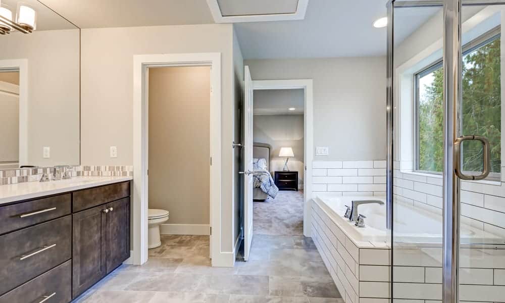 integrated bathroom sink with backsplash and side splash