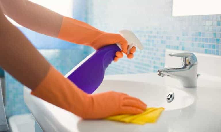 27 Homemade Bathroom Cleaner Ideas You Can DIY Easily