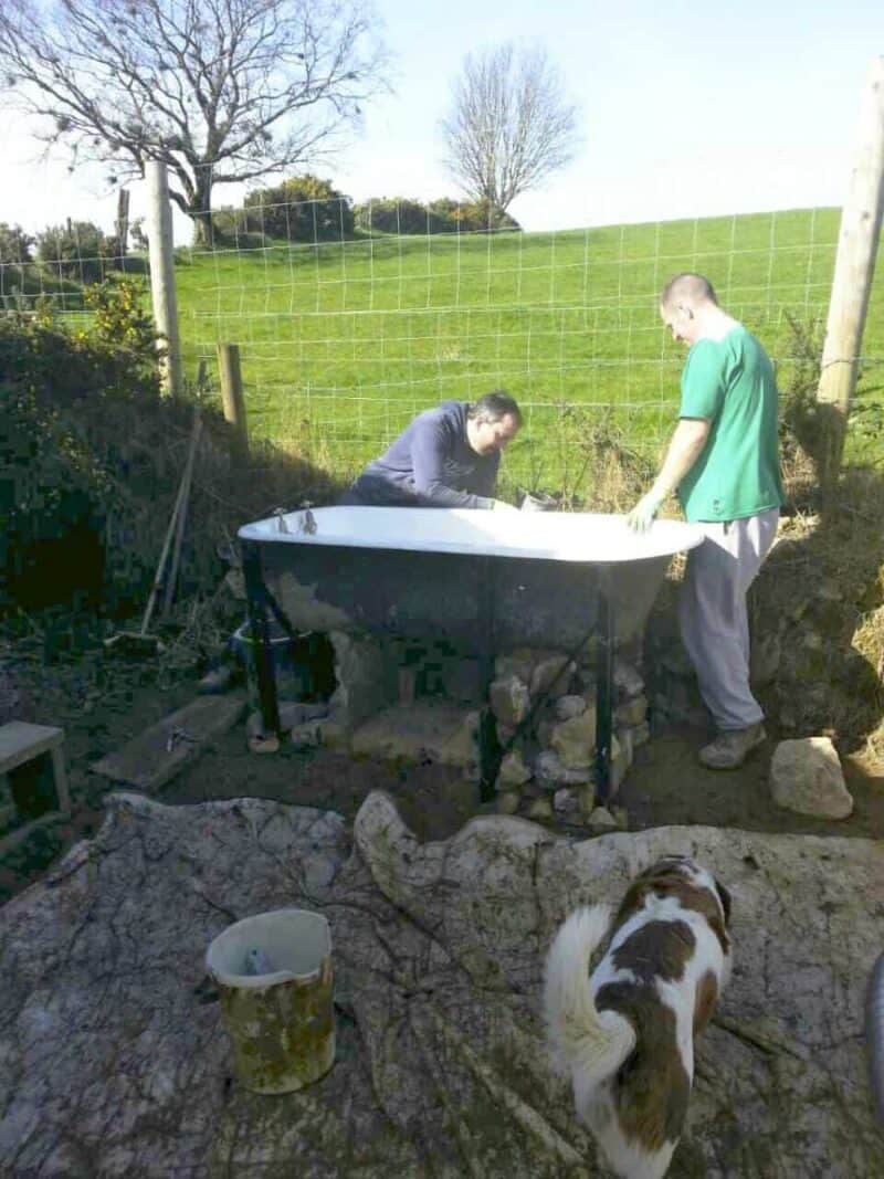 25 Easy Homemade Outdoor Bathtub Plans