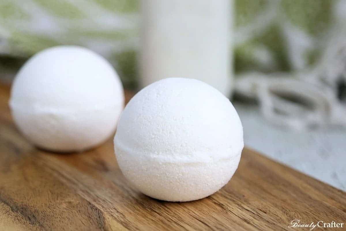 DIY Vanilla Milkshake Bath Bomb