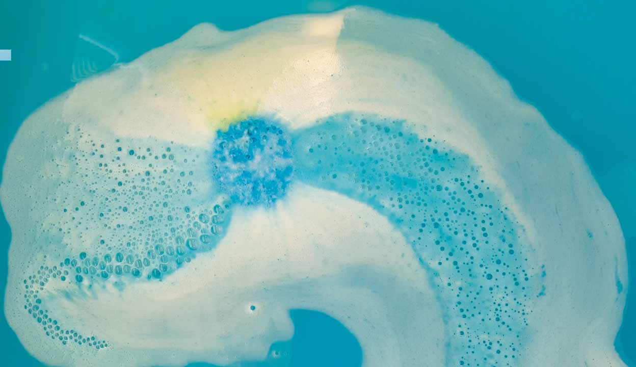 Fizzy Floating DIY Bath Bombs