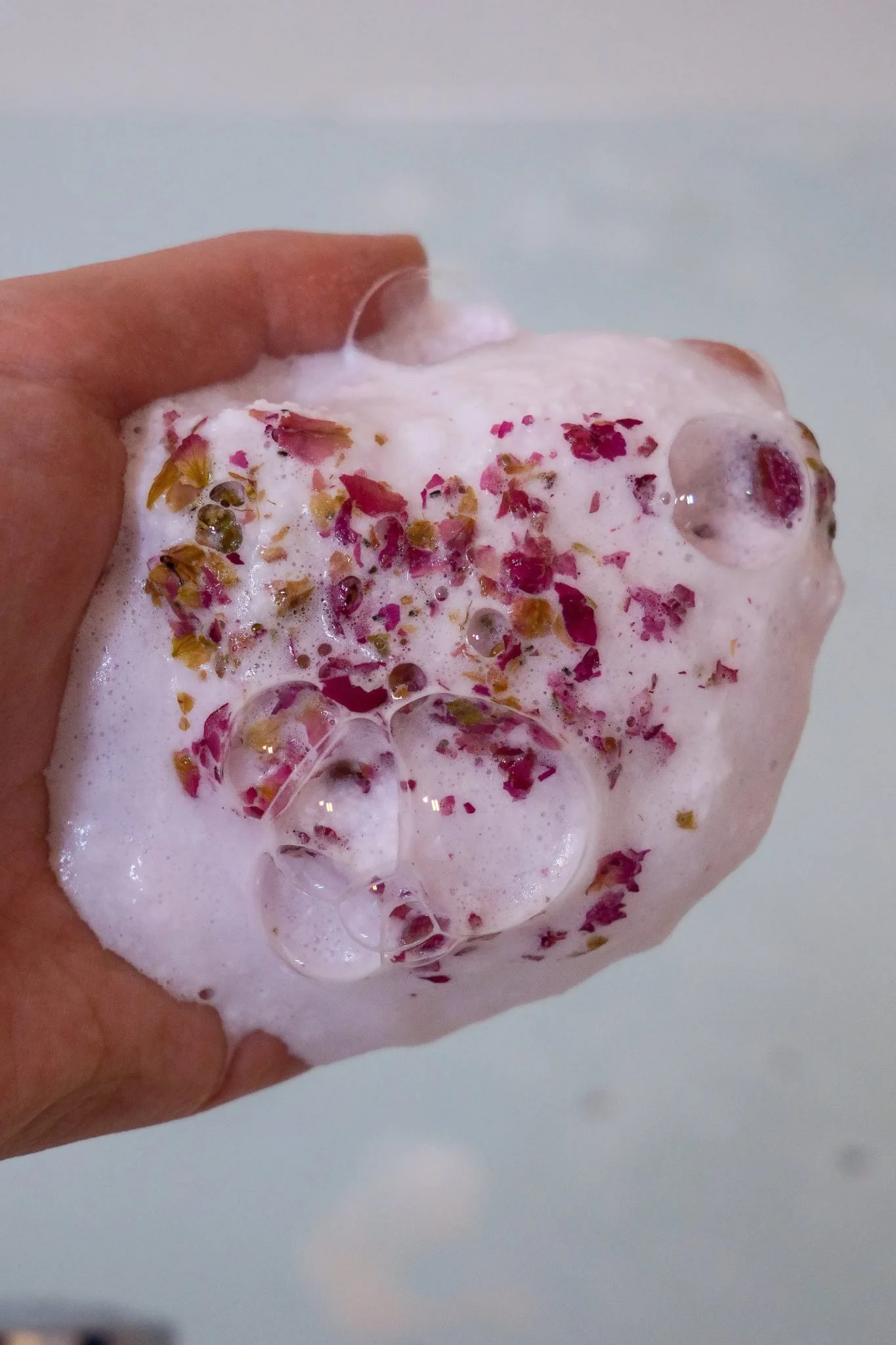 MakeUp Dummy’s DIY Foaming Bath Bombs