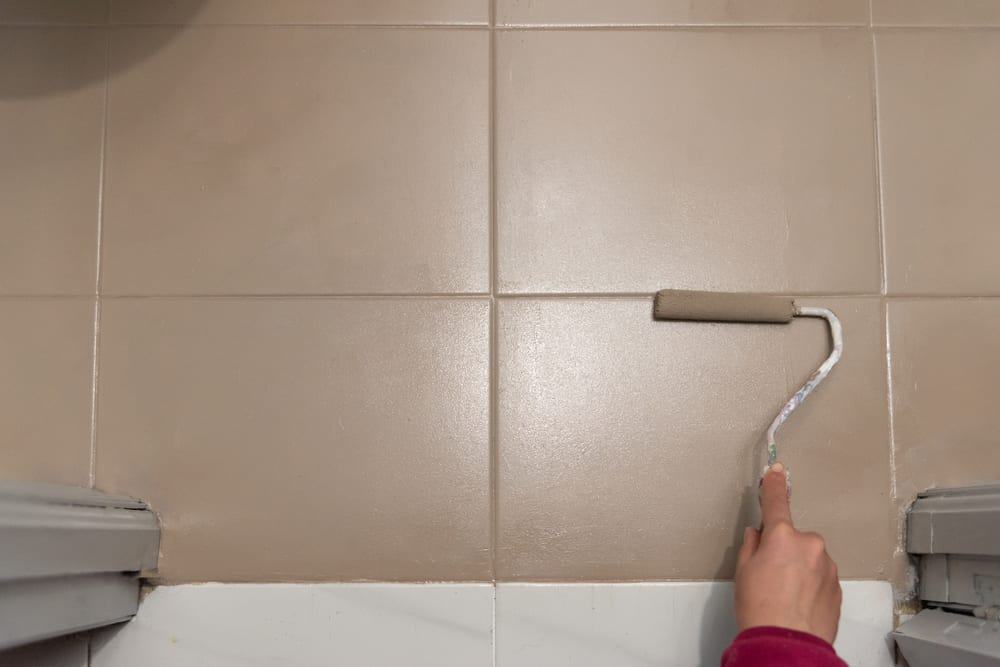 Can You Paint Bathroom Or Shower Tiles, Can You Paint Over Bathroom Tile In Shower