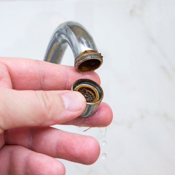 Low Water Pressure in Kitchen Faucet (Causes & Fix Methods)